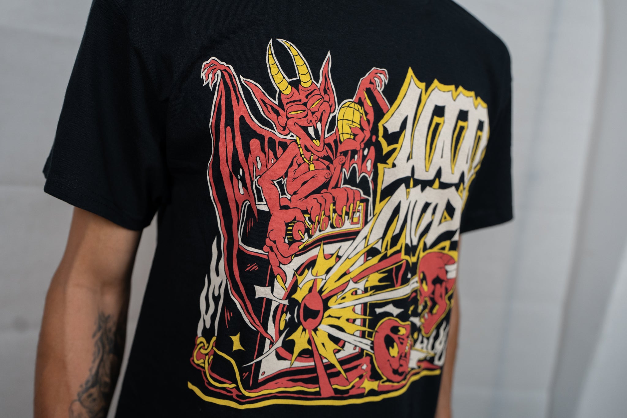 1000mods - We play loud on stage Tshirt (2022 Tour)